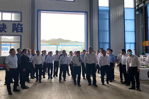 內(nèi)蒙古自治區(qū)黨委常委、通遼市委書記孟憲東攜考察團到一諾環(huán)境考察指導